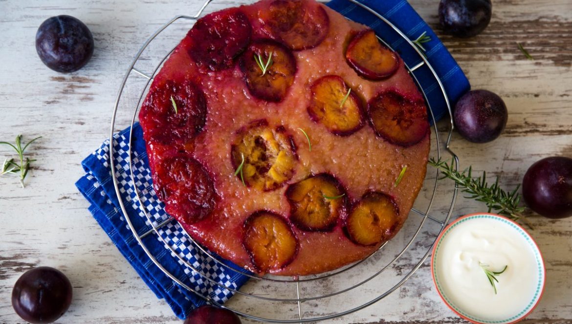 Pflaumenkuchen mit Rosmarin