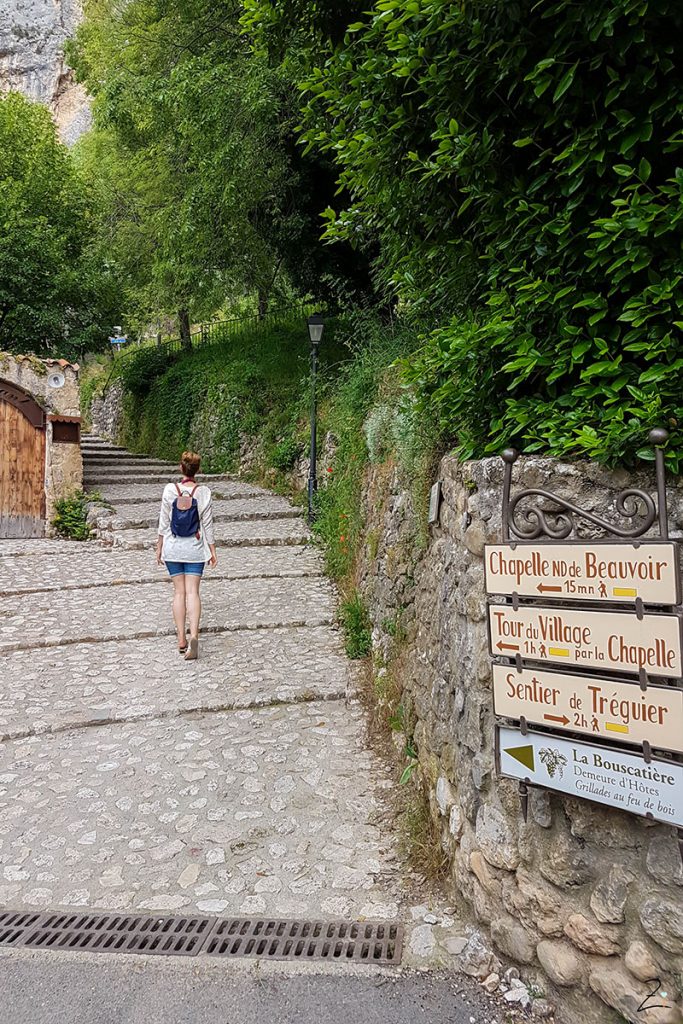 Ein Ausflug ins Bergdorf Moustiers-Sainte-Marie