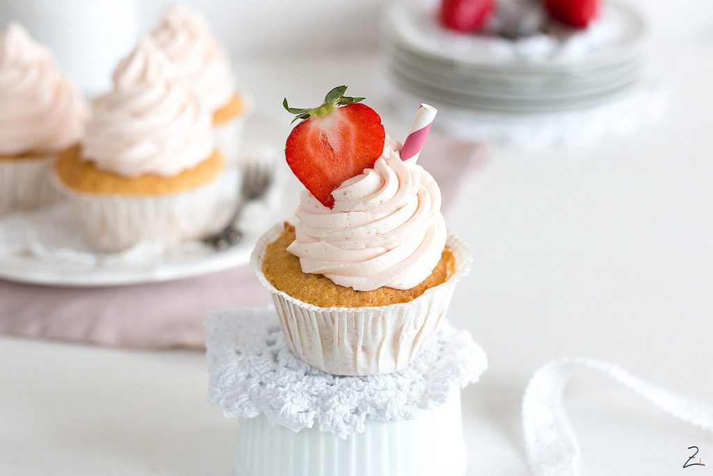 Erdbeer Cupcakes mit Erdbeer Buttercreme Rezept