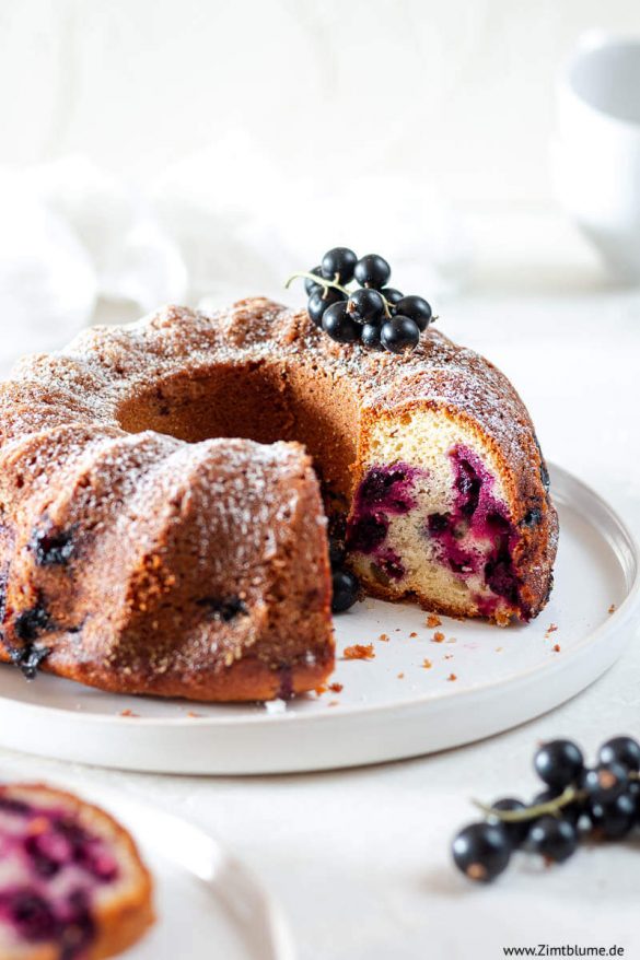 Kuchen mit schwarzen Johannisbeeren | Zimtblume.de