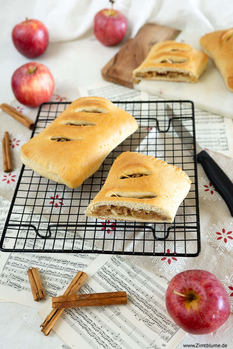 Apfeltaschen aus Hefeteig | Zimtblume.de Apfeltaschen aus Hefeteig | Zimtblume.de