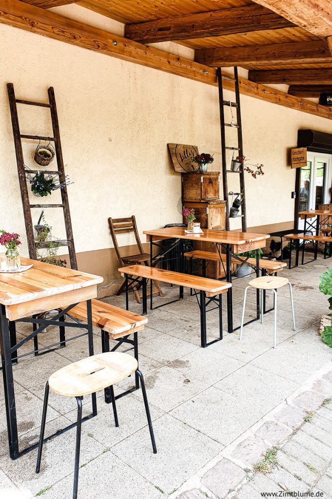 Shabby Chic Ambiente Außenbereich Lilli's Cafè in Kirchzarten