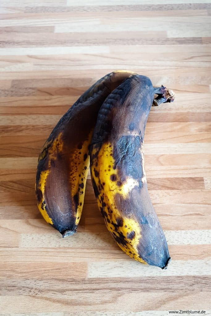 Zwei überreife Bananen