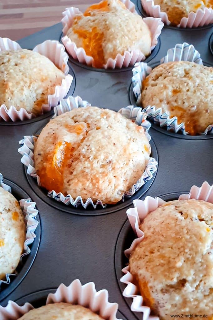 Muffins mit Mandarinen in Muffinsform