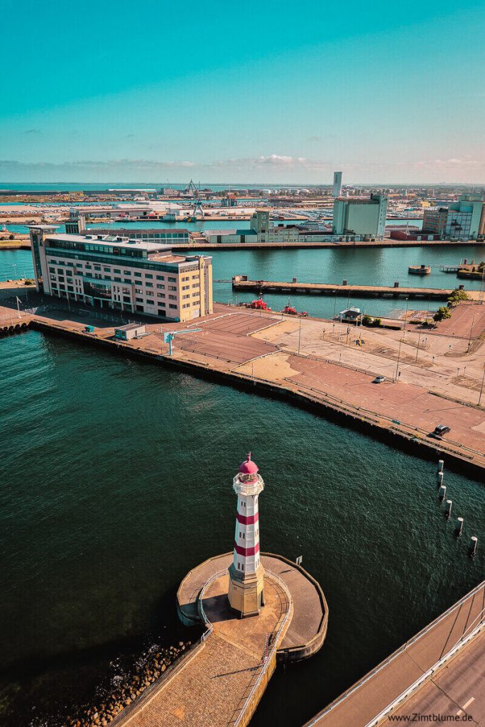 Blick von oben auf den alten Leuchtturm von Malmö