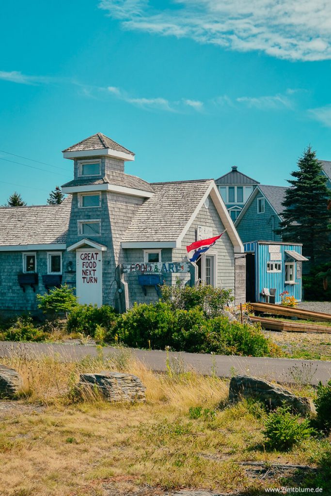 Blick auf die Blue Hock Gallery in Blue Rocks, Lunenburg