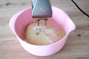 Hefeteig 10 Minuten kneten