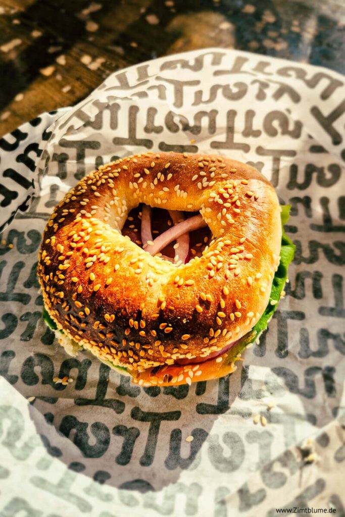 Knuspriges Bagel von Bagles Le Trou Griffintown
