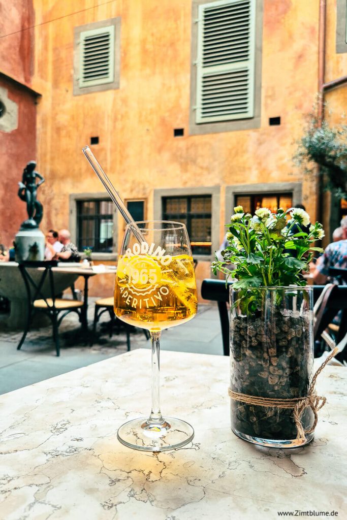 Crodino im Cavazzo Café, Lindau