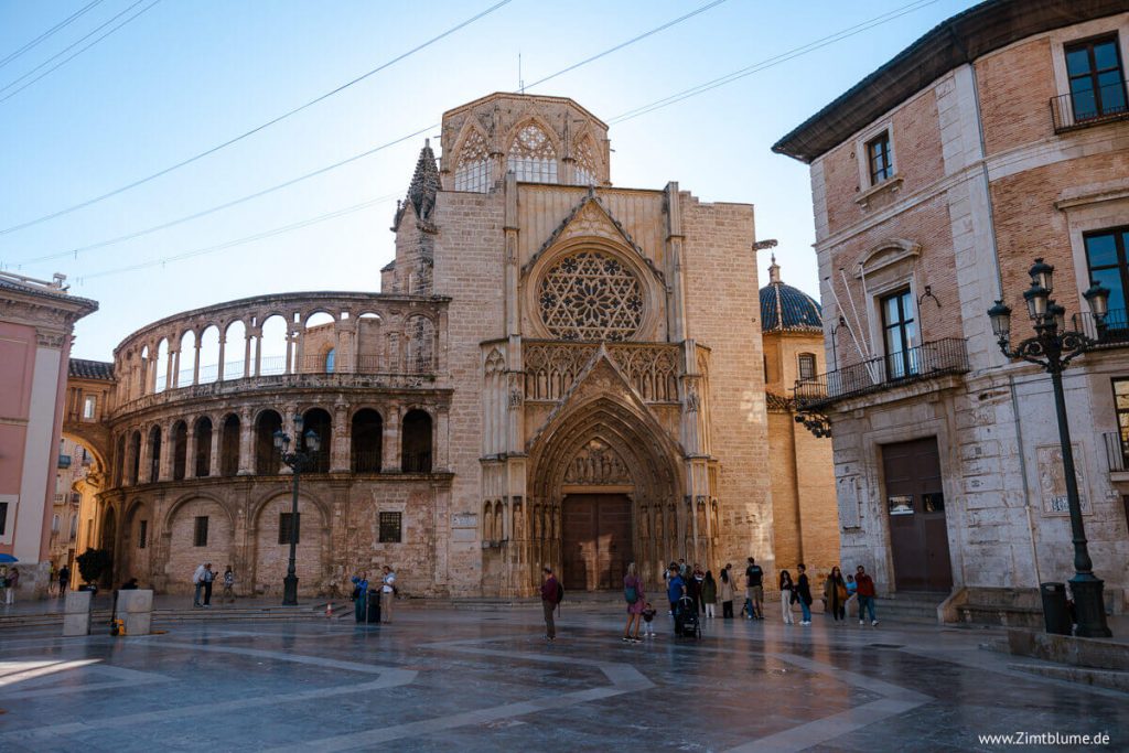 Kathedrale von Valencia am späten Nachmittag