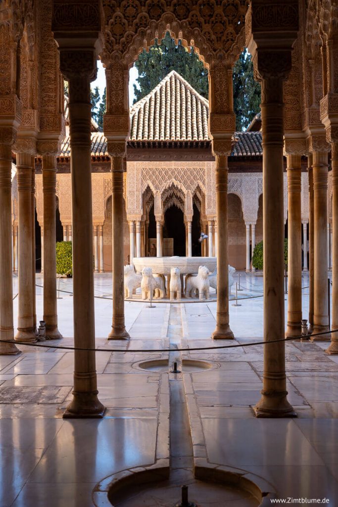Patio de los Leones, Alhambra Granada