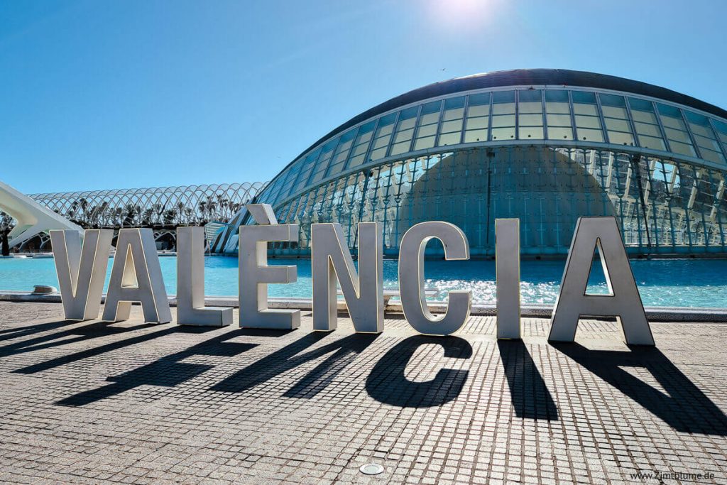 Valencia Sehenswürdigkeiten: Große Buchstaben in der Ciutat de les Arts i les Ciències