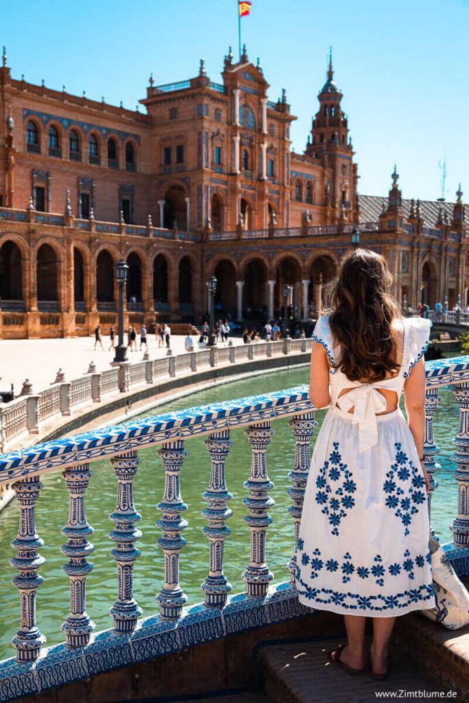 Brücke mit Keramikfliesen - Plaza de España